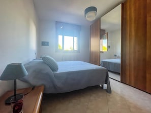Departamento, vista al jardín | Tabla de planchar con plancha y wifi gratis