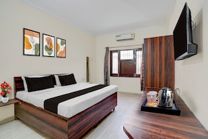 Classic Room | Desk, free WiFi - Collection O Khalsa College Amritsar (Amritsar)
