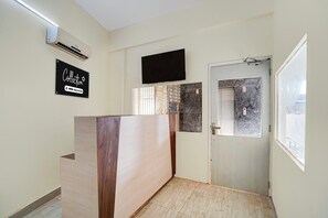 Lobby - Collection O Khalsa College Amritsar (Amritsar)