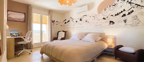 3 habitaciones, tabla de planchar con plancha, wifi y ropa de cama