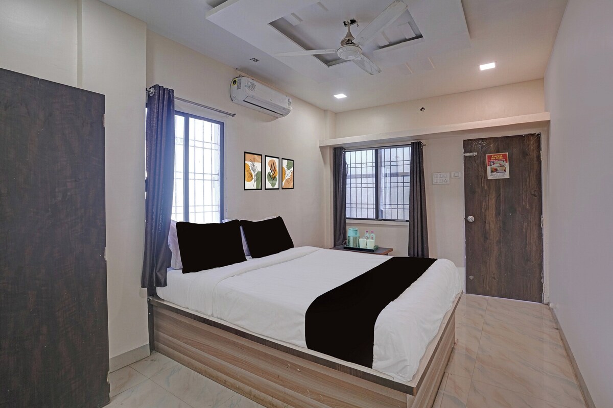 Deluxe Room | Desk, free WiFi