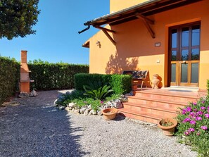 Terrace/patio - Tuscan Sunset House—perfect for families—all of Tuscany right at your fingertips! (Castelfranco di Sotto)