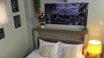 Comfort Apartment, Balcony, City View | Soundproofing, iron/ironing board, free WiFi