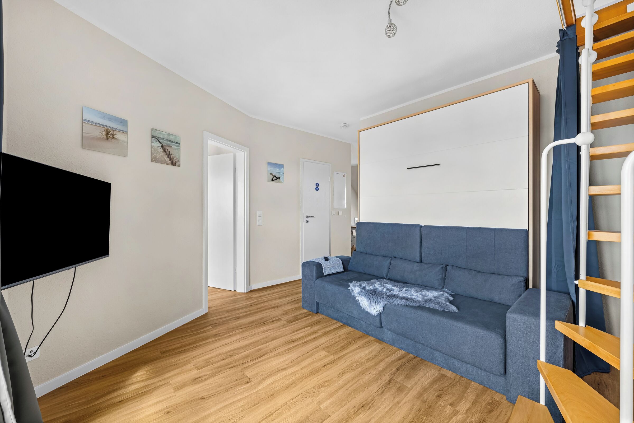 TV, fireplace, stereo
