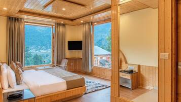 Kamar Mewah, balkon, pemandangan gunung | Setrika/meja setrika dan Wi-Fi gratis