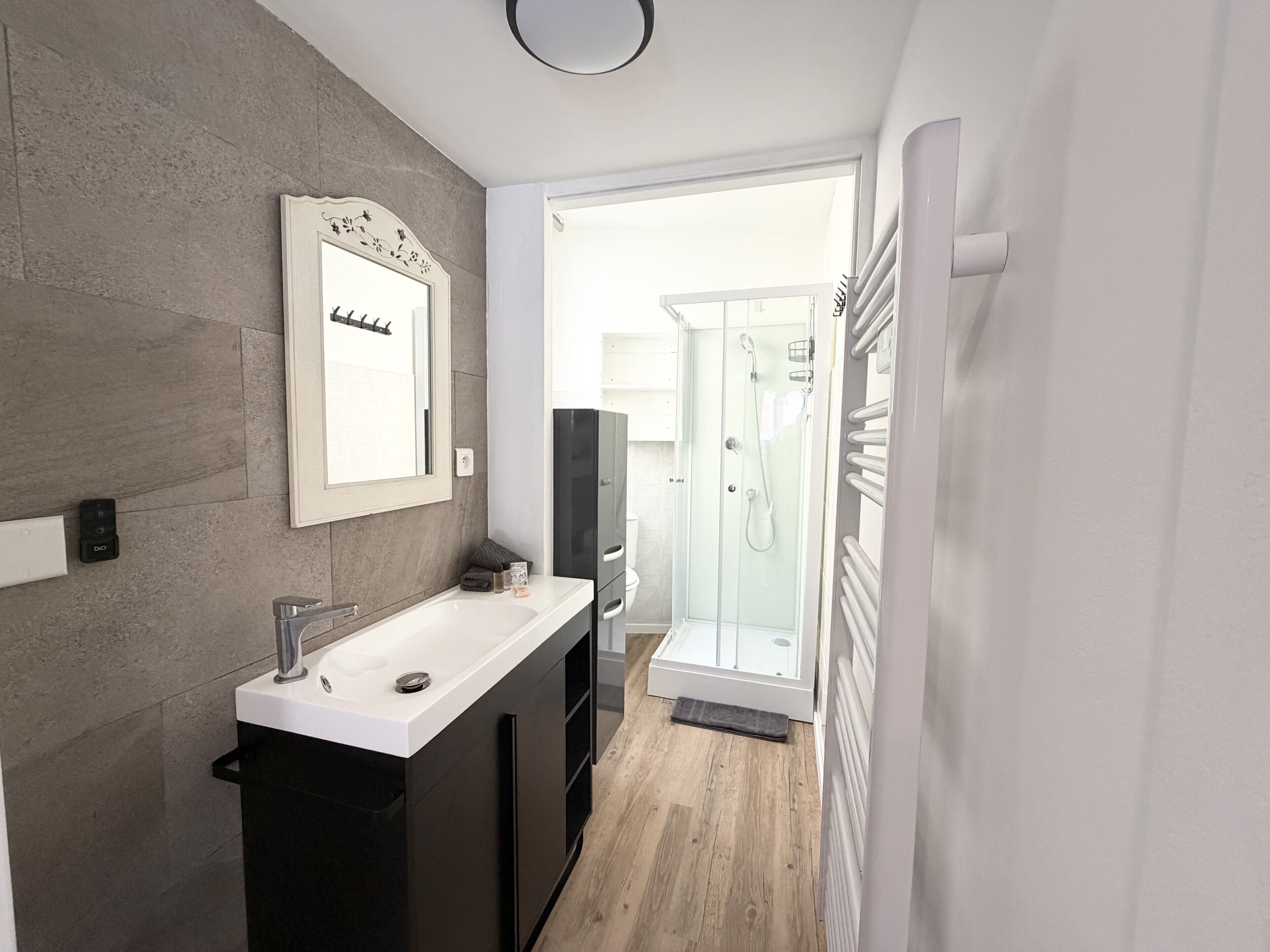 Een douche, een haardroger