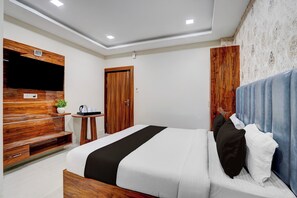 Classic Room | Desk, WiFi (free) - Super Collection O AIIMS Bhubaneshwar (Bhubaneswar)