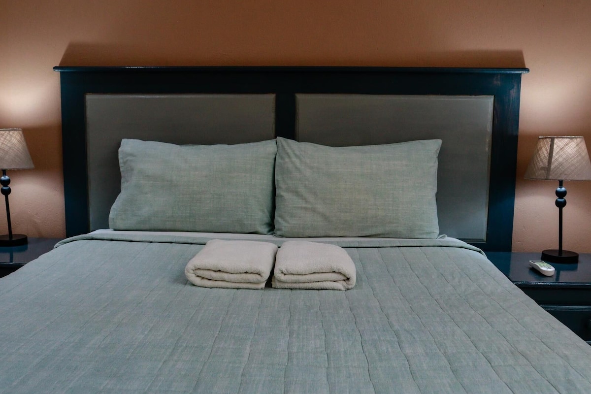 Premium Double Room | In-room safe, WiFi (free)