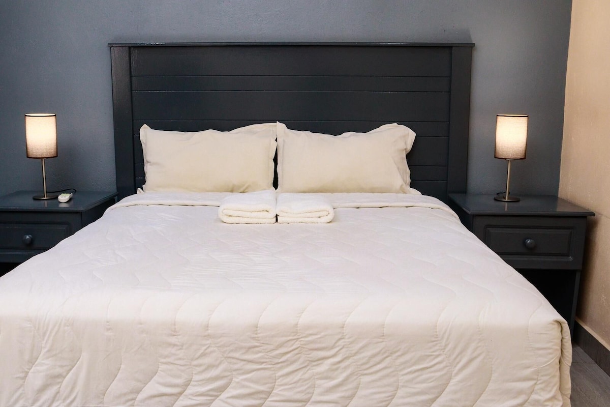 Classic Double Room | In-room safe, WiFi (free)