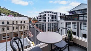 Outdoor dining - Balcony Suite, The Valour in De Waterkant (Cape Town)
