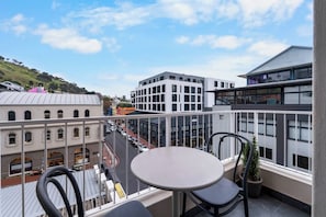 Outdoor dining - Balcony Suite, The Valour in De Waterkant (Cape Town)