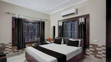 Classic Room | Desk, free WiFi, bed sheets