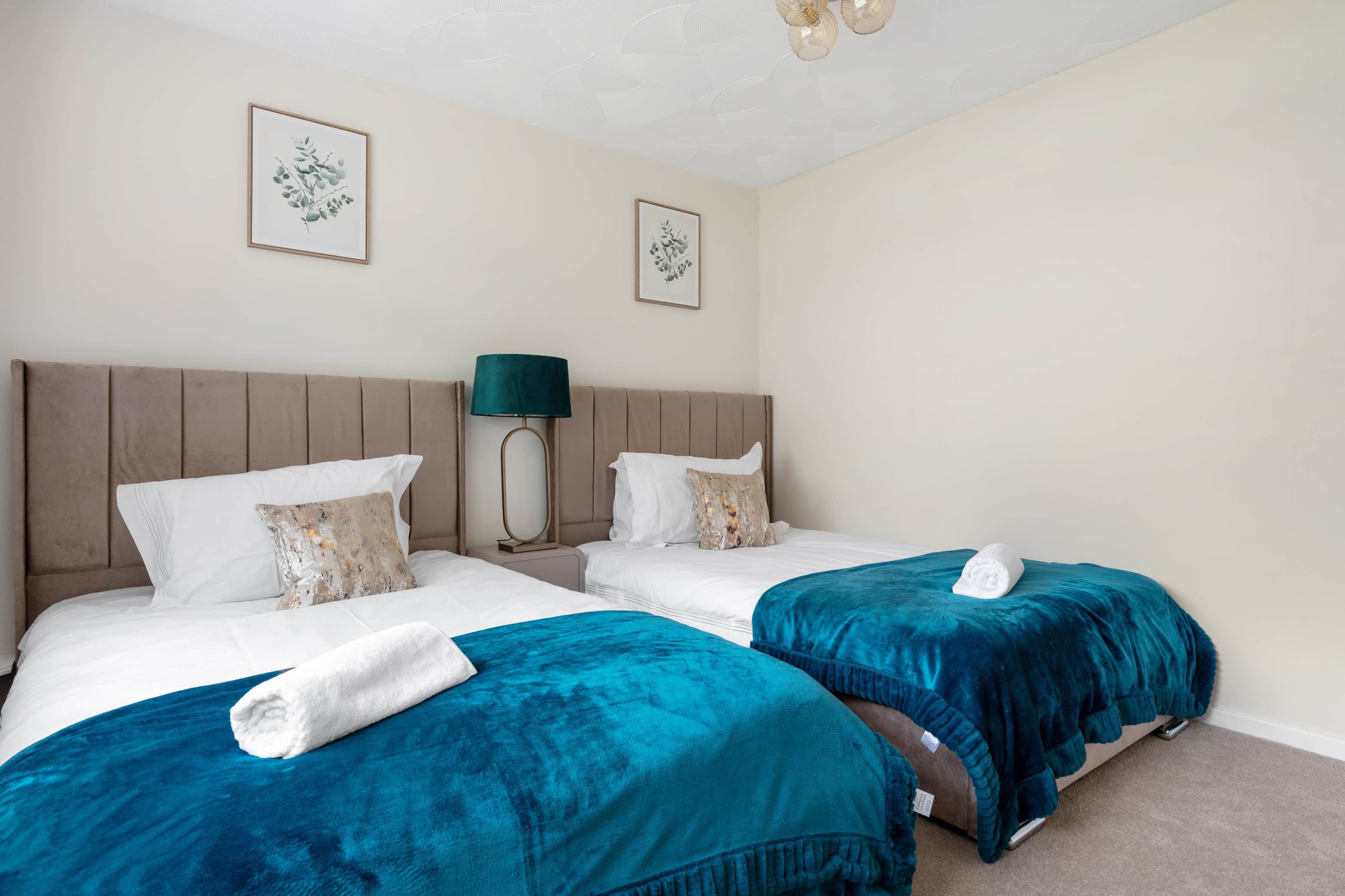 3 bedrooms, iron/ironing board, WiFi, bed sheets
