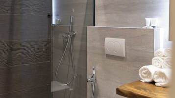 Towels, soap, shampoo, toilet paper
