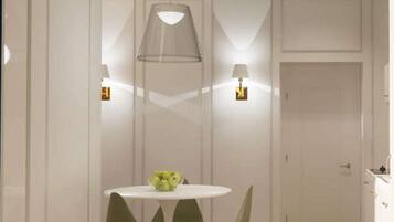Deluxe Apartment, City View | Private kitchen