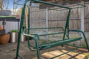 2 bedrooms - Modern 2BR House Garden Parking Sleeps 4 (Dagenham)