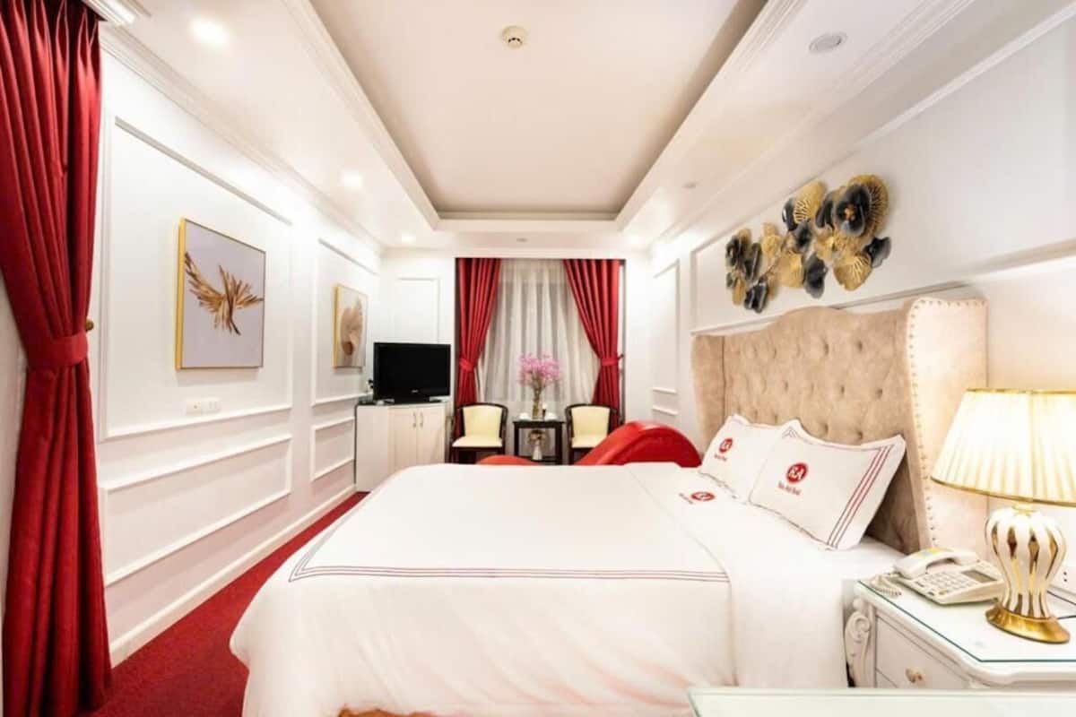 Superior Double Room | In-room safe, WiFi (free)