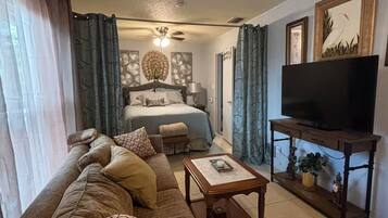 1 bedroom, iron/ironing board, WiFi (free), bed sheets