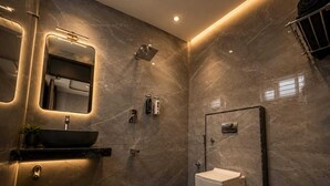 Deluxe Room | Bathroom