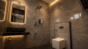 Deluxe Room | Bathroom