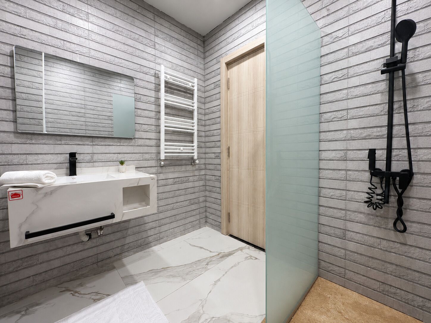 Apartment | Bathroom | Free toiletries, hair dryer, towels, soap