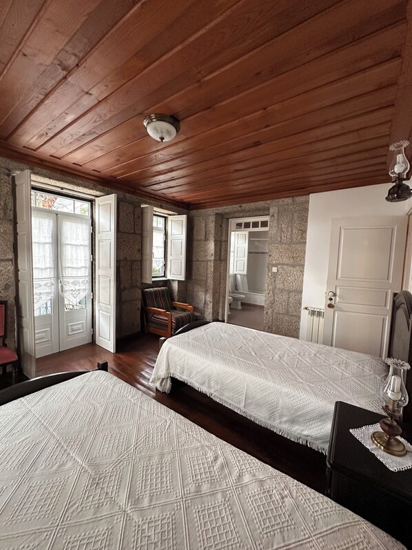 Superior Twin Room, City View