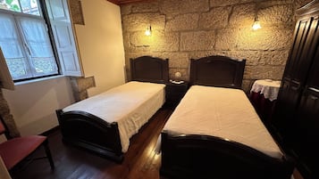 Basic Twin Room | WiFi (free)