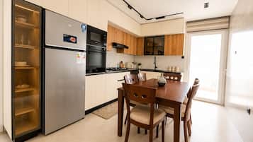 Apartment | Private kitchen | Fridge, microwave, oven, stovetop