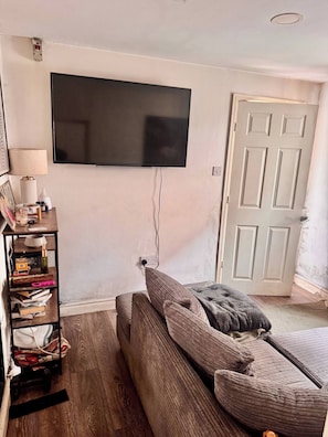 Apartment, 1 Bedroom, Accessible | Living area - Cosy, One-bedroom Flat in Tottenham (London)