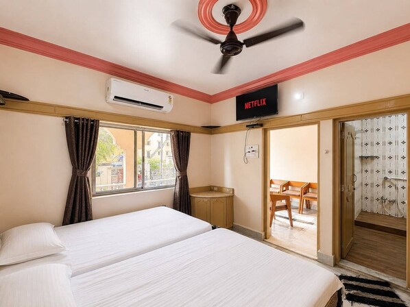 Room - Evergreen Bungalows (Dwarka)