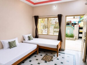 Room - Evergreen Bungalows (Dwarka)