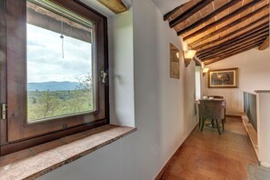 Interior - Le Mortinete Farmstay: Olive Oil Mill (Toscana)
