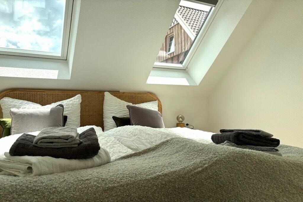 2 Schlafzimmer, Schreibtisch, Bügeleisen/Bügelbrett, Reisekinderbett