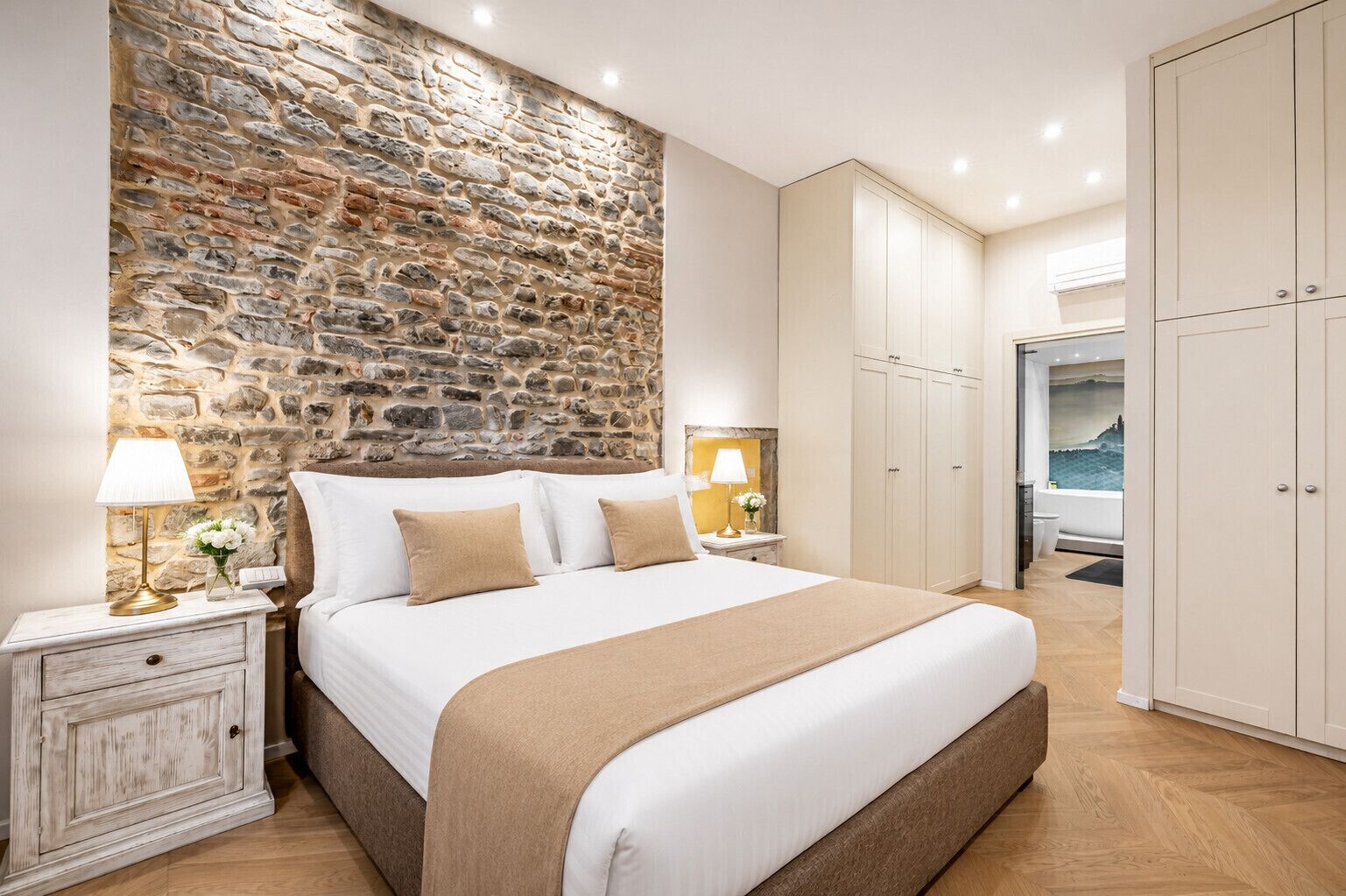3 chambres, fer et planche à repasser, lit parapluie, Wi-Fi gratuit