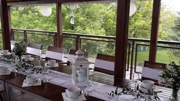 Outdoor dining