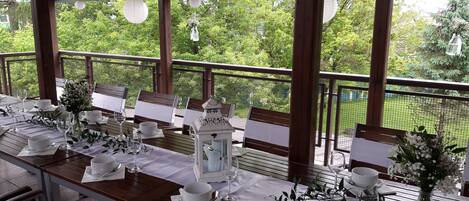 Outdoor dining