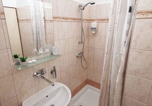Double or Twin Room | Bathroom | Shower, towels, soap, shampoo - Hotel Preveza (Spišská Nová Ves)