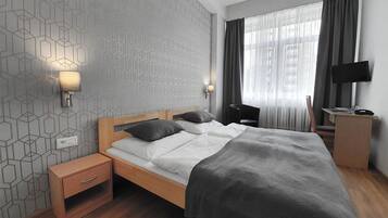 Double or Twin Room | WiFi (free)