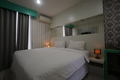 Oak Damar • Deluxe Comfort Room