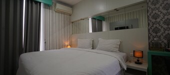 Oak Damar • Deluxe Comfort Room