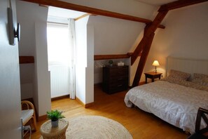 Habitación doble clásica, vista al jardín | Wifi gratis 