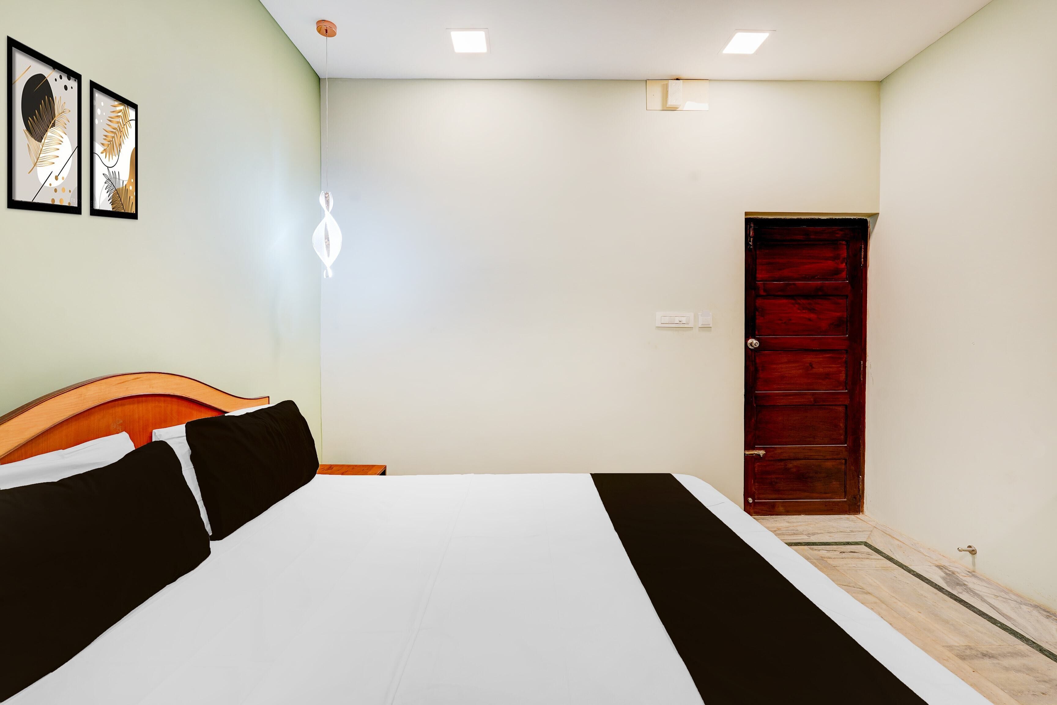 Quarto clássico | Escrivaninha, Wi-Fi de cortesia, roupa de cama