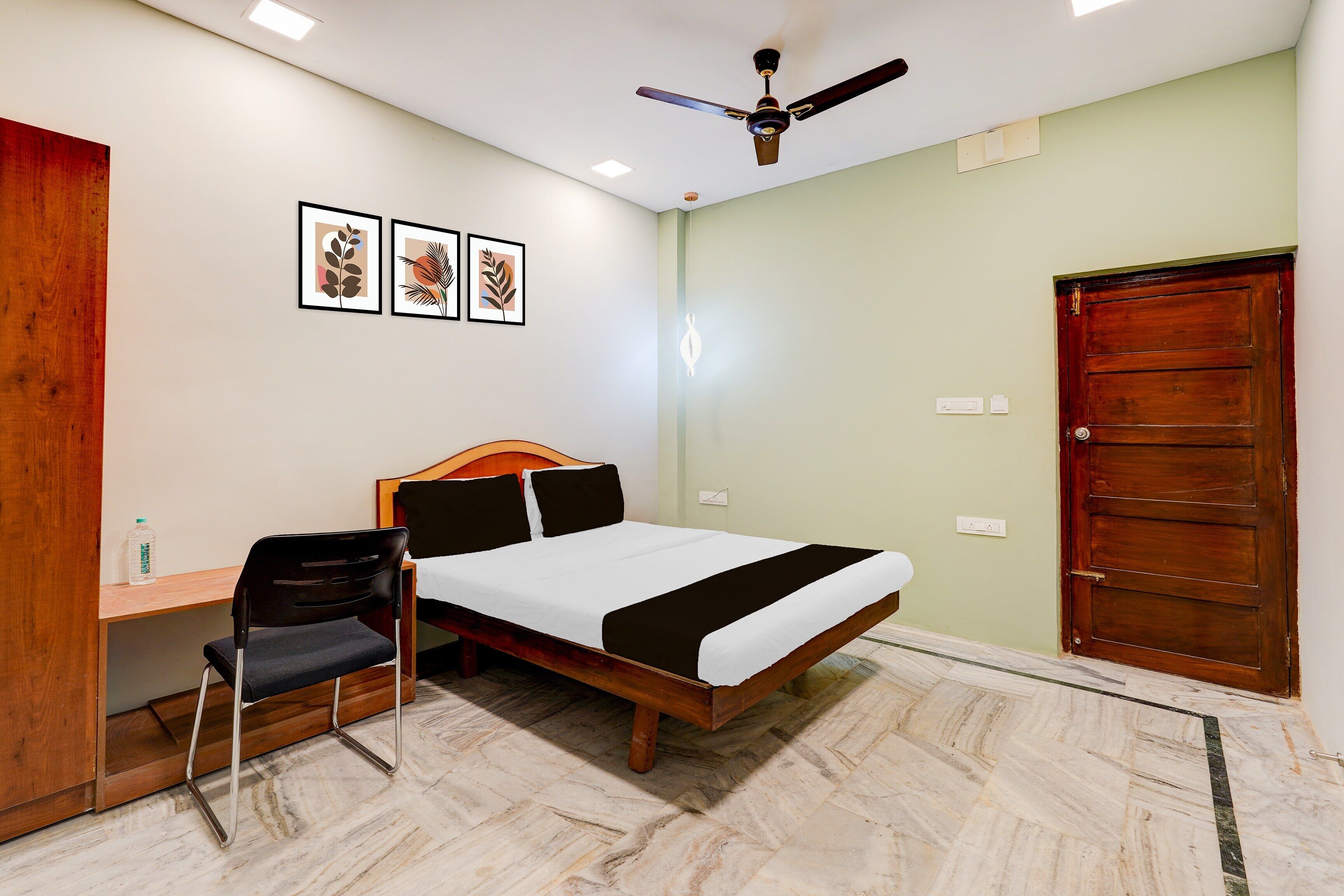 Classic Room | Desk, free WiFi, bed sheets