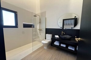 Bathroom - Premium suite with jacuzzi (Albacete)
