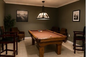 Spielezimmer