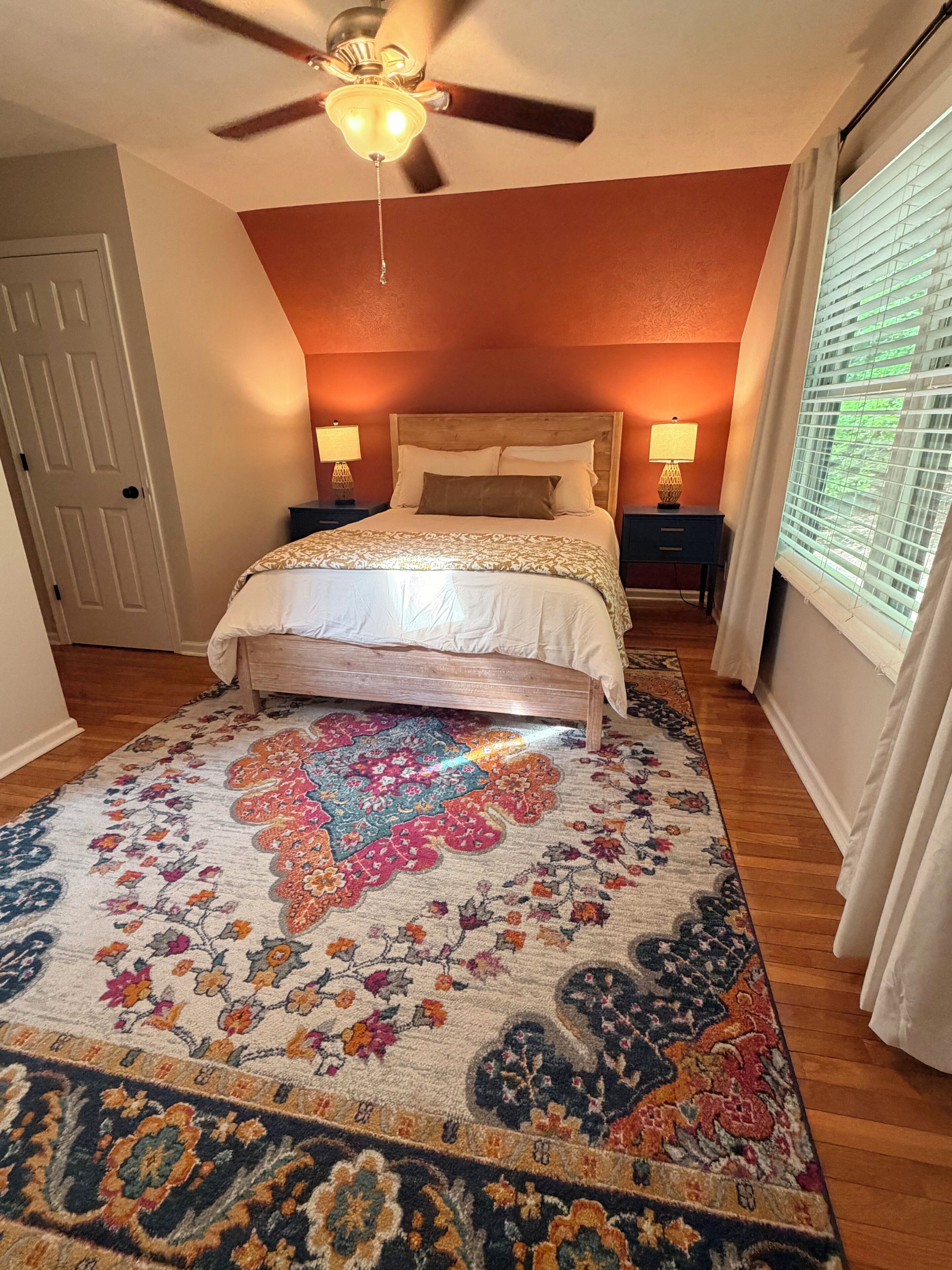 4 bedrooms, iron/ironing board, free WiFi, bed sheets