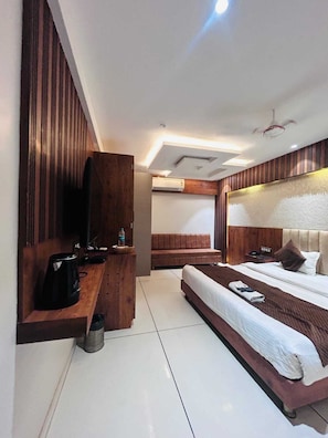 9 dormitorios, tabla de planchar con plancha, wifi y ropa de cama