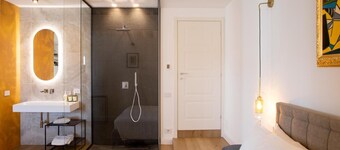 King Suite 207, 75 m² Pool View, 6 Guests, Breakfast Included