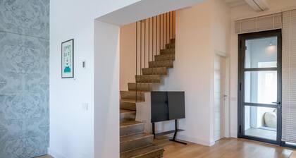 Executive Suite 206, 125 m² on Two Levels, 6 Guests, Breakfast Included