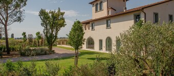 Executive Suite 206, 125 m² on Two Levels, 6 Guests, Breakfast Included